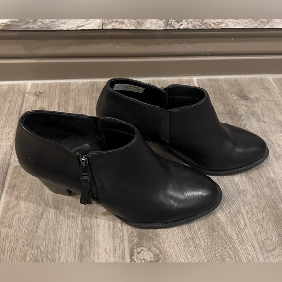 Vionic Upright Taber‎ Black booties size 7 Excellent Condition - Picture 2 of 10
